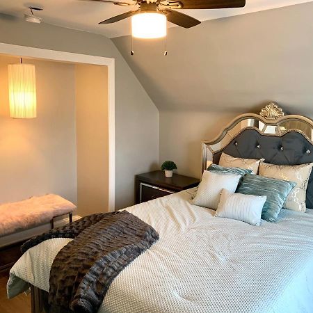 The Oakwood Cottage- With Private Yard & Parking, Minutes From Falls & Casino By Niagara Hospitality نياغارا فالس، نيويورك المظهر الخارجي الصورة