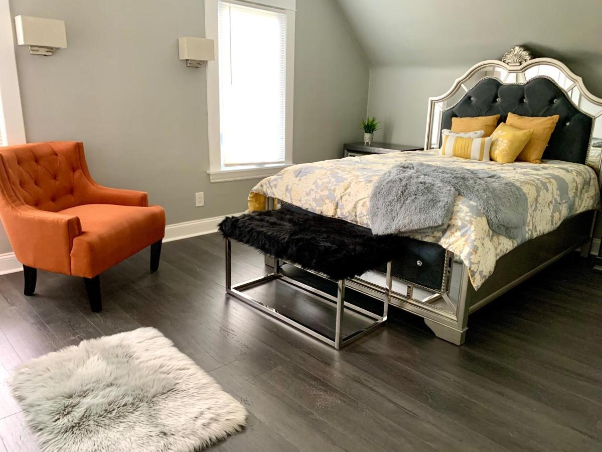 The Oakwood Cottage- With Private Yard & Parking, Minutes From Falls & Casino By Niagara Hospitality نياغارا فالس، نيويورك المظهر الخارجي الصورة